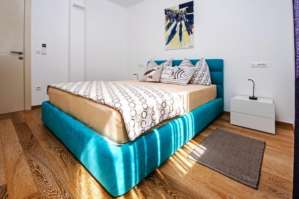 רוביני Sunset Luxury Apartment מראה חיצוני תמונה