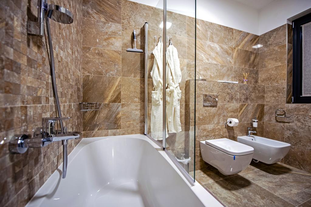 רוביני Sunset Luxury Apartment מראה חיצוני תמונה