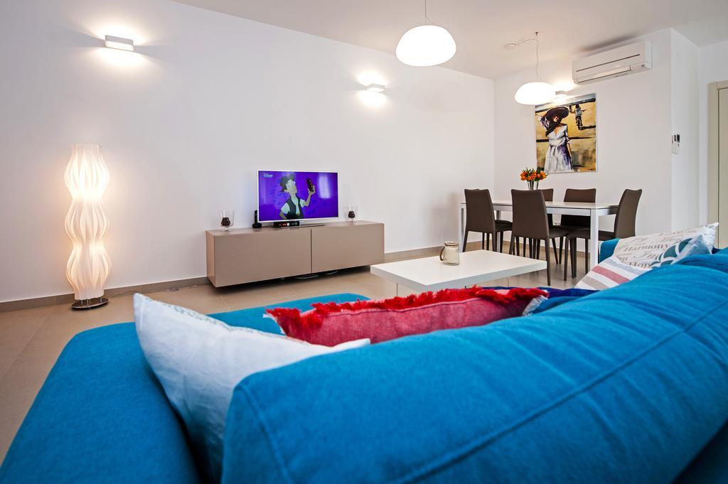 רוביני Sunset Luxury Apartment מראה חיצוני תמונה