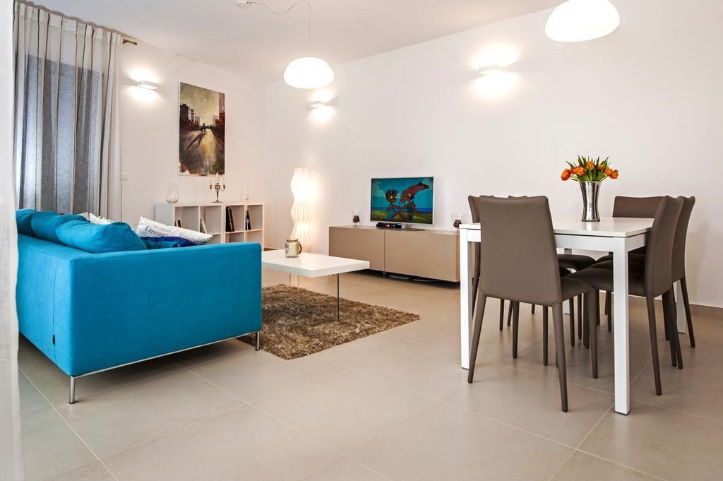 רוביני Sunset Luxury Apartment מראה חיצוני תמונה