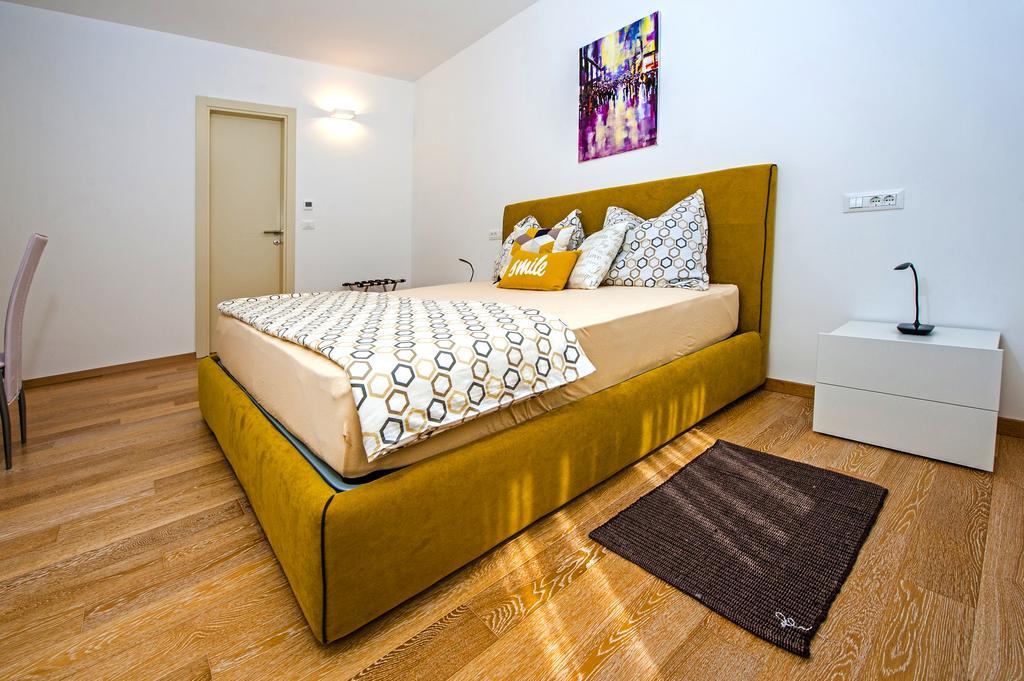 רוביני Sunset Luxury Apartment מראה חיצוני תמונה