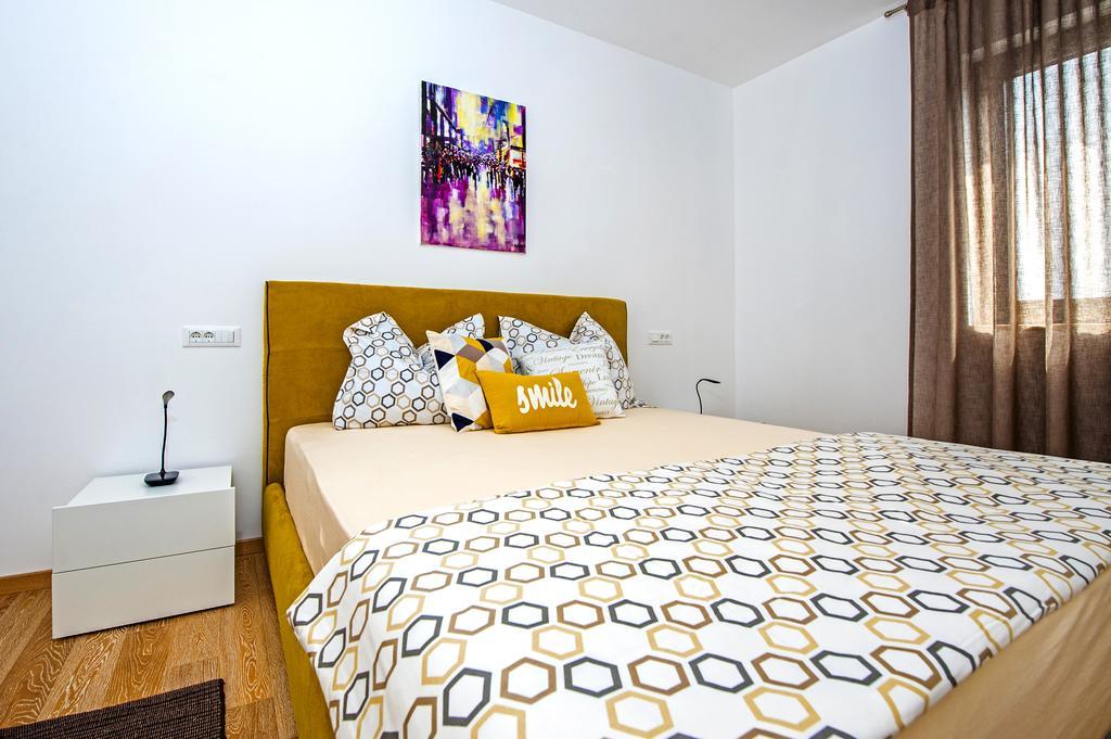 רוביני Sunset Luxury Apartment מראה חיצוני תמונה