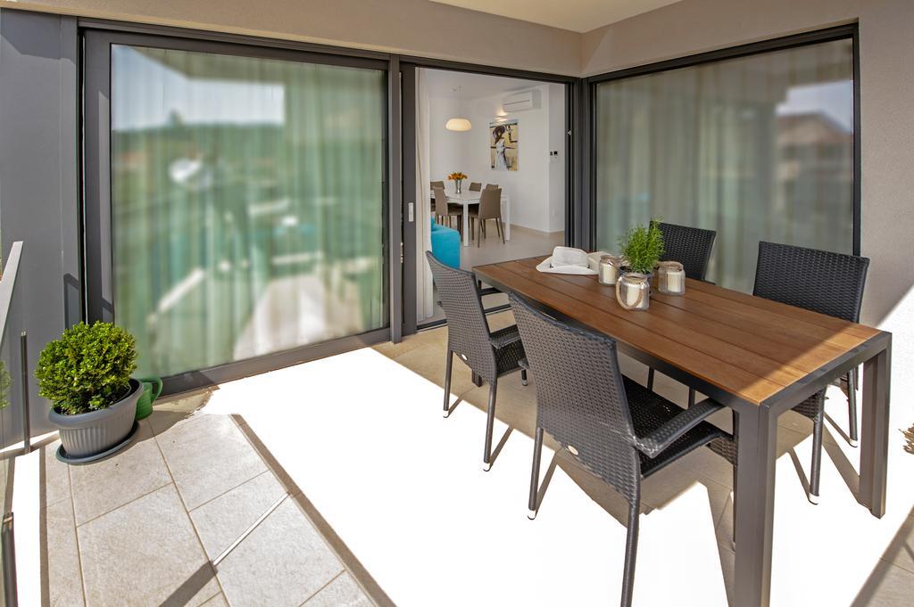 רוביני Sunset Luxury Apartment מראה חיצוני תמונה