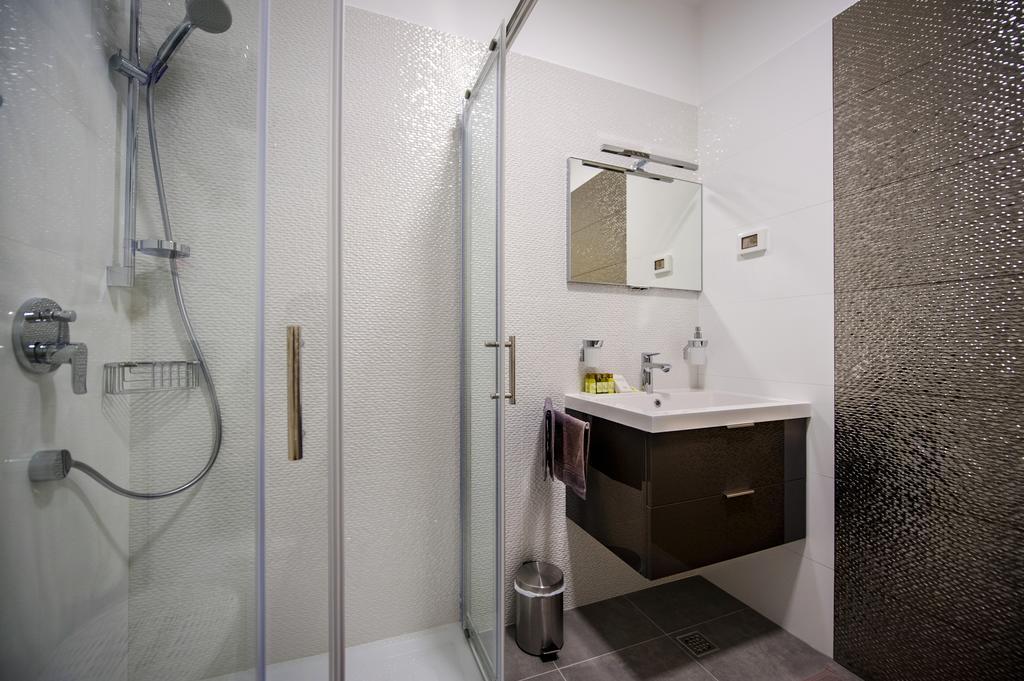 רוביני Sunset Luxury Apartment מראה חיצוני תמונה