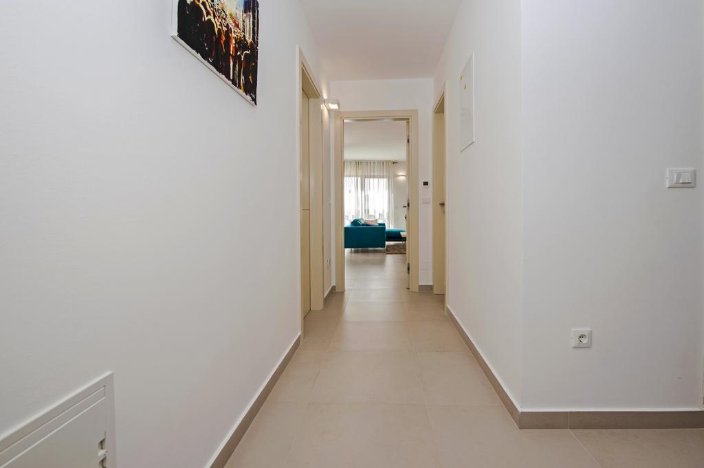 רוביני Sunset Luxury Apartment מראה חיצוני תמונה