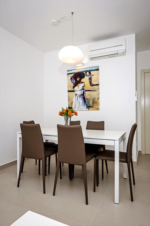 רוביני Sunset Luxury Apartment מראה חיצוני תמונה