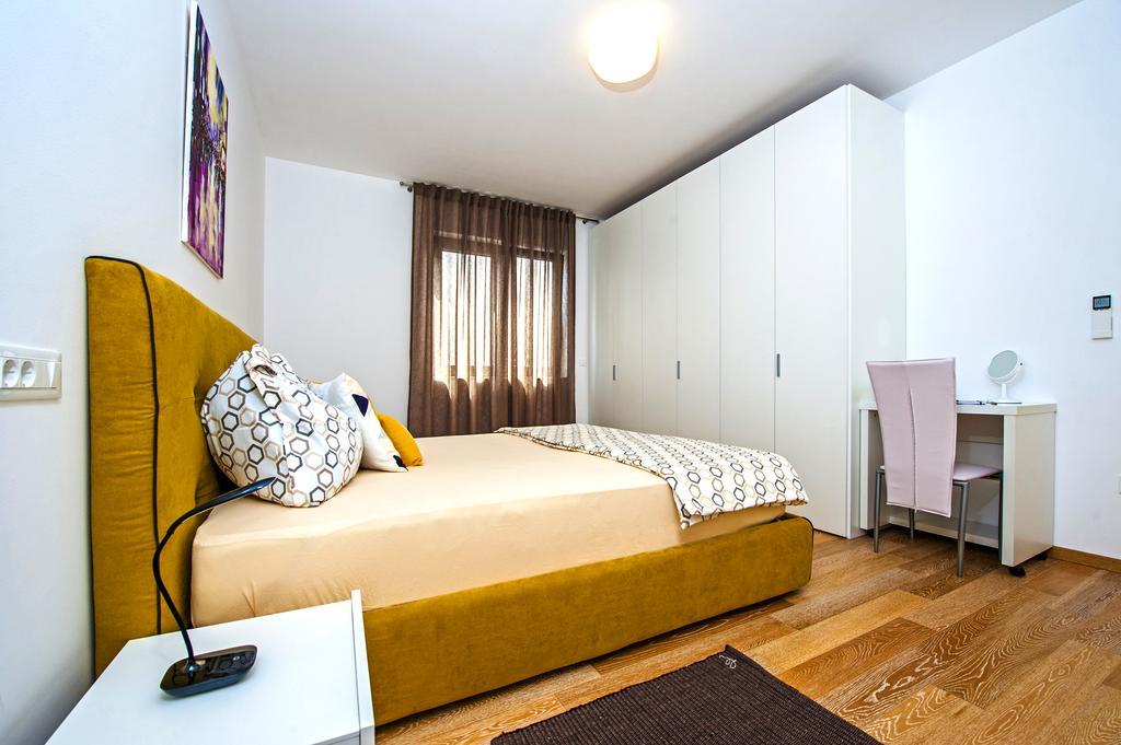 רוביני Sunset Luxury Apartment מראה חיצוני תמונה