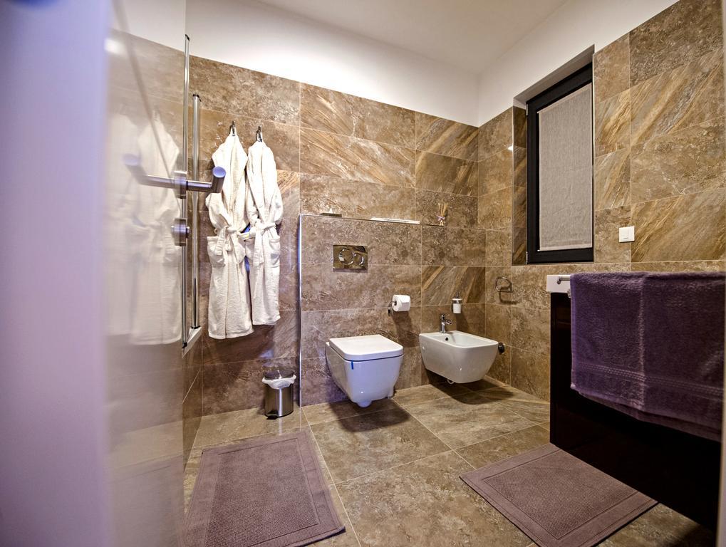 רוביני Sunset Luxury Apartment מראה חיצוני תמונה