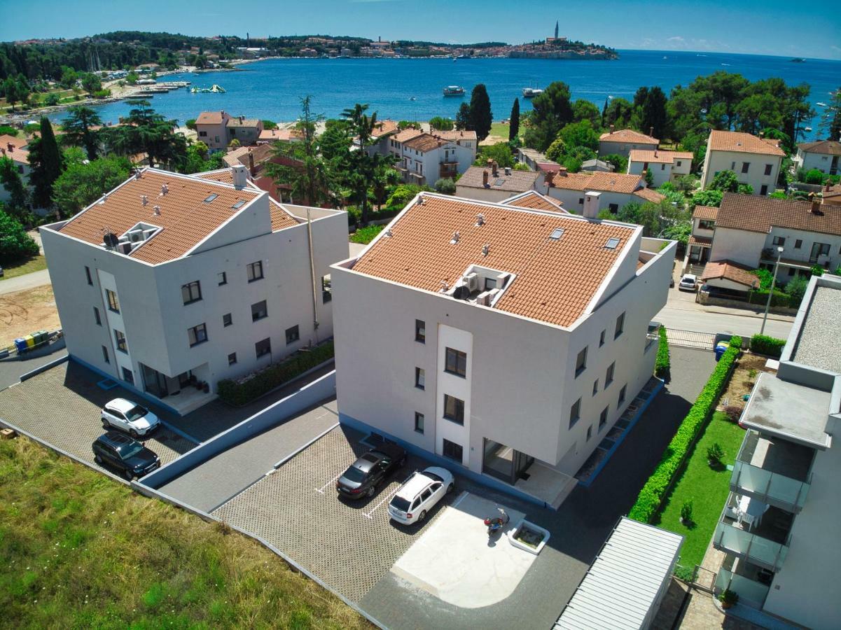 רוביני Sunset Luxury Apartment מראה חיצוני תמונה